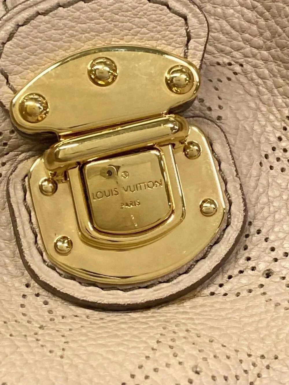 LOUIS VUITTON L M93979 Sable Mahina RC5111 Handbag